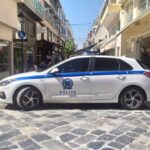 Γυμνός άνδρας προσπάθησε να πνίξει την αδερφή του – Άγριο ξύλο μπροστά στα παιδιά της